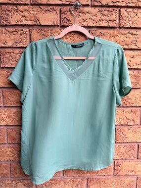 💫10/$25 • SHEIN Mint Green Mesh V-Neck Chiffon Blouse